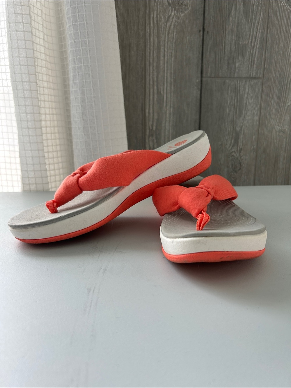 Clarks Cloudsteppers Coral and White Women's Sandals sz 9